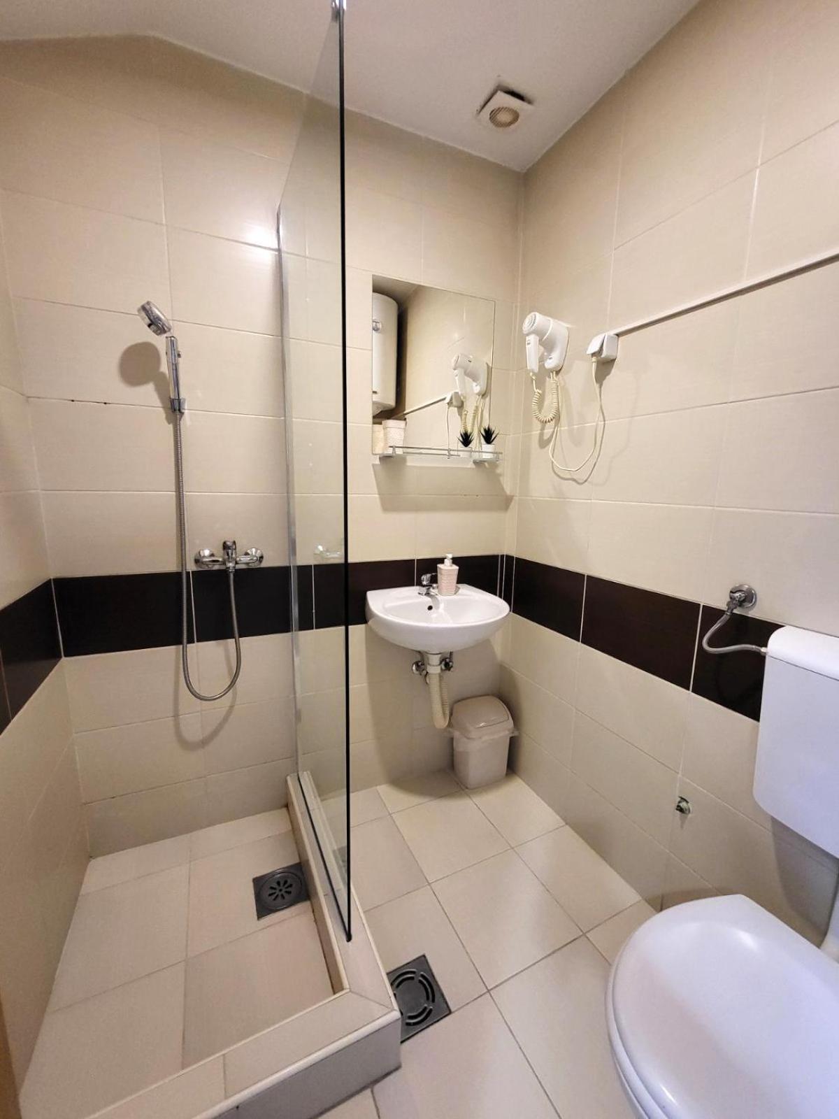 בלגרד Guesthouse Ozegovic מראה חיצוני תמונה
